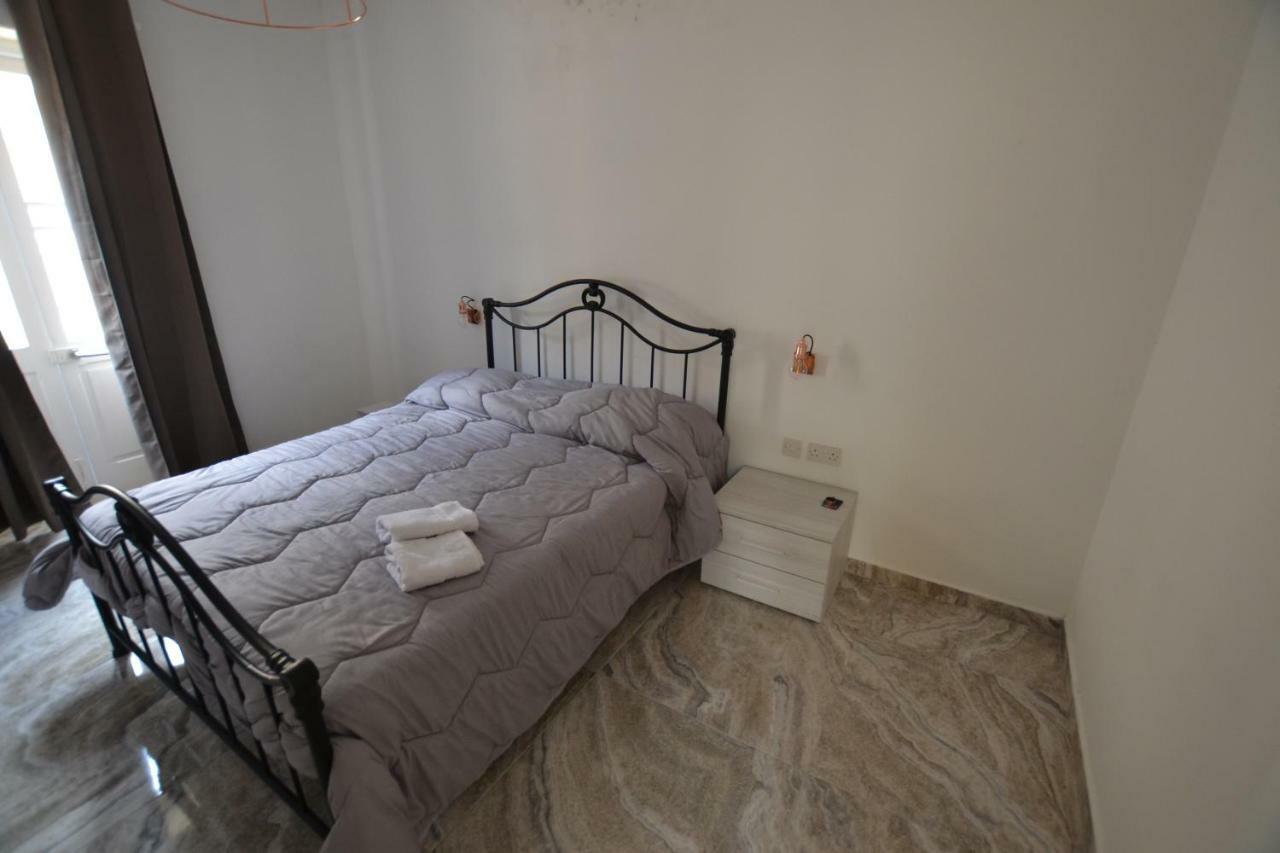The Penthouse Flat-Terrace&View Apartment เซงเกลอา ภายนอก รูปภาพ