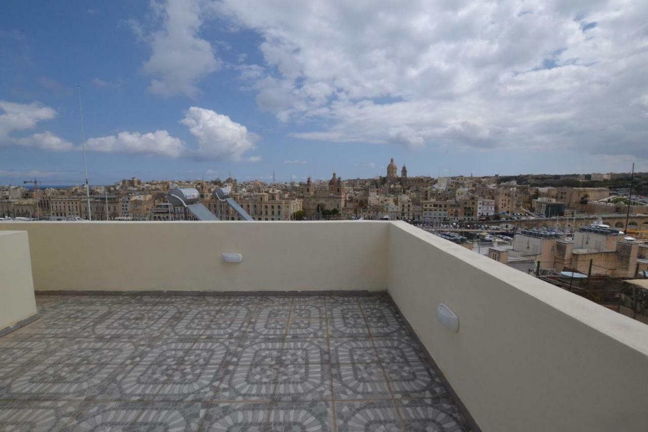 The Penthouse Flat-Terrace&View Apartment เซงเกลอา ภายนอก รูปภาพ