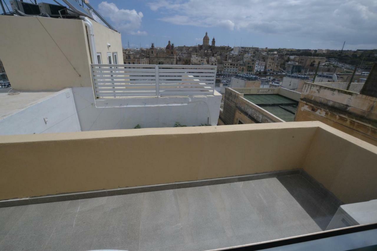The Penthouse Flat-Terrace&View Apartment เซงเกลอา ภายนอก รูปภาพ